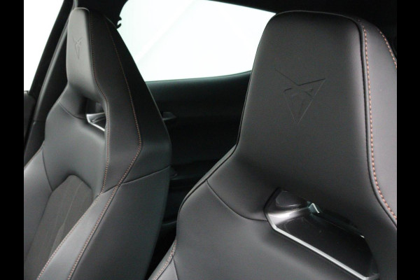 CUPRA Formentor 1.4 e-Hybrid VZ | 245pk | Stoel & stuurverwarming | Carplay | Camera | Adaptive cruise | Navigatie | Memory | Sfeerverlichting | PHEV