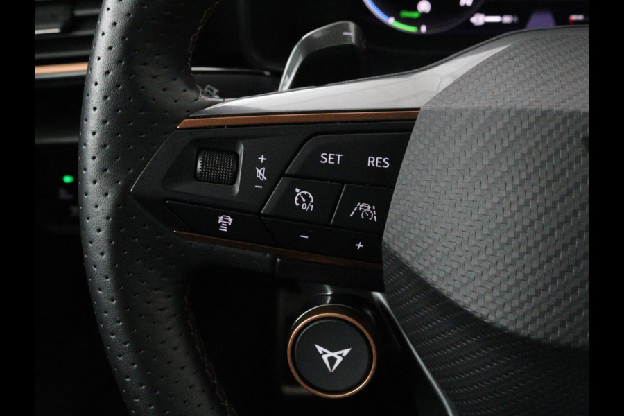 CUPRA Formentor 1.4 e-Hybrid VZ | 245pk | Stoel & stuurverwarming | Carplay | Camera | Adaptive cruise | Navigatie | Memory | Sfeerverlichting | PHEV