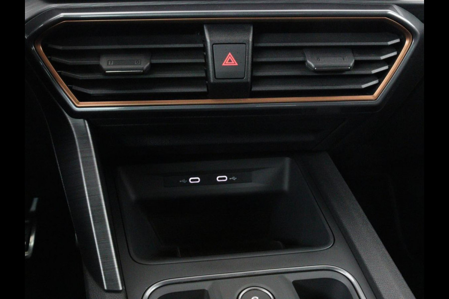 CUPRA Formentor 1.4 e-Hybrid VZ | 245pk | Stoel & stuurverwarming | Carplay | Camera | Adaptive cruise | Navigatie | Memory | Sfeerverlichting | PHEV