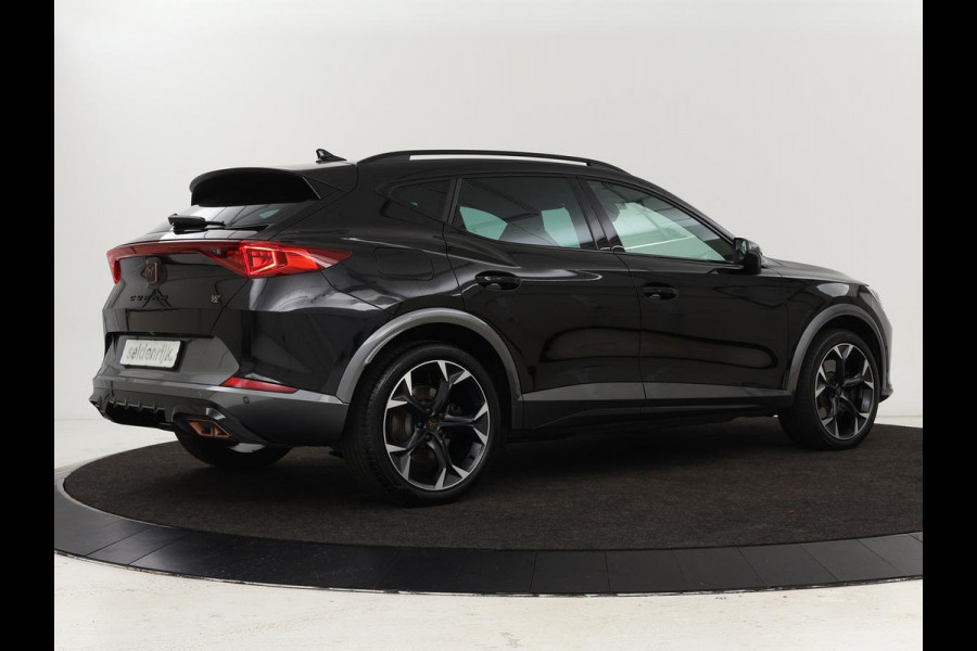 CUPRA Formentor 1.4 e-Hybrid VZ | 245pk | Stoel & stuurverwarming | Carplay | Camera | Adaptive cruise | Navigatie | Memory | Sfeerverlichting | PHEV