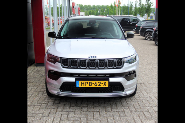 Jeep Compass 4xe 240 Plug-in Hybrid Electric S | Winterpack | Lederen bekleding | 19" lichtmetalen velgen | Apple/Android Carplay