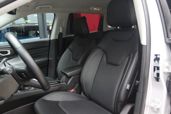Jeep Compass 4xe 240 Plug-in Hybrid Electric S | Winterpack | Lederen bekleding | 19" lichtmetalen velgen | Apple/Android Carplay