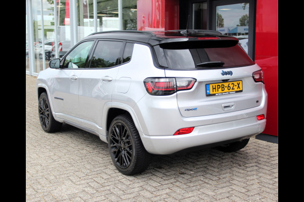 Jeep Compass 4xe 240 Plug-in Hybrid Electric S | Winterpack | Lederen bekleding | 19" lichtmetalen velgen | Apple/Android Carplay