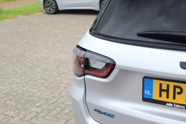 Jeep Compass 4xe 240 Plug-in Hybrid Electric S | Winterpack | Lederen bekleding | 19" lichtmetalen velgen | Apple/Android Carplay