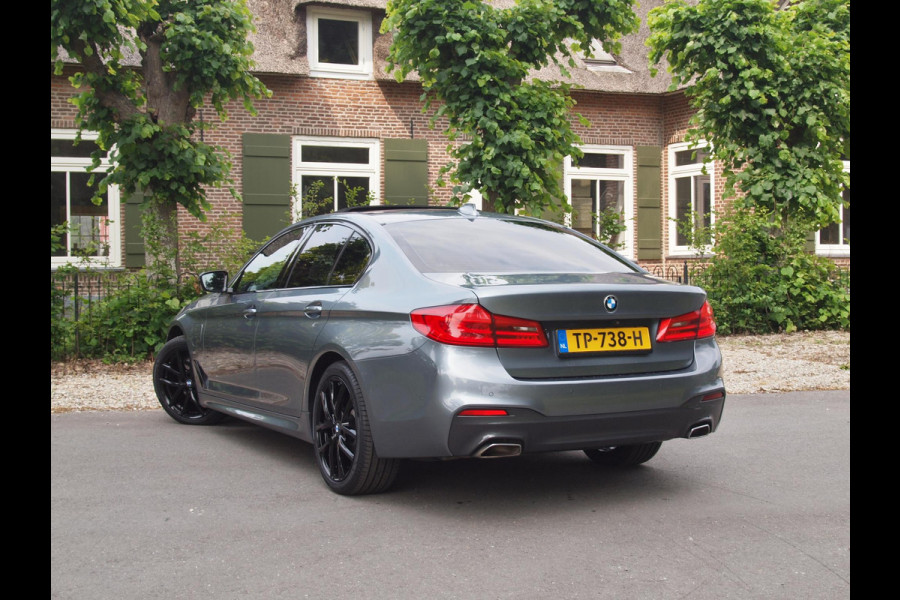 BMW 5 Serie 530e iPerformance Executive | M-Pakket | Schuifdak | Camera | Dealer Onderhouden | NL-Auto |