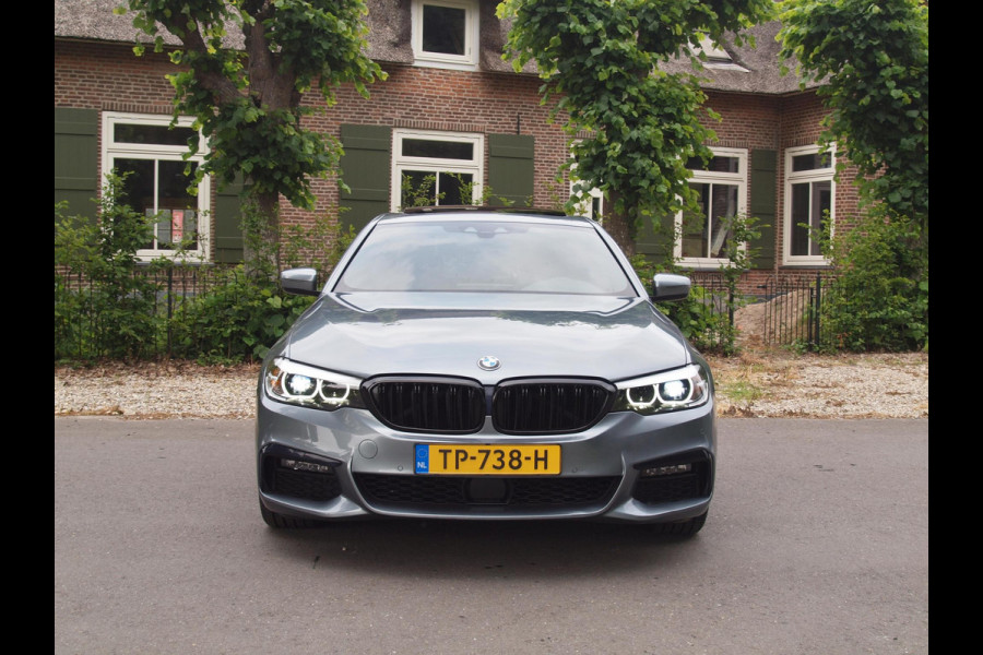 BMW 5 Serie 530e iPerformance Executive | M-Pakket | Schuifdak | Camera | Dealer Onderhouden | NL-Auto |