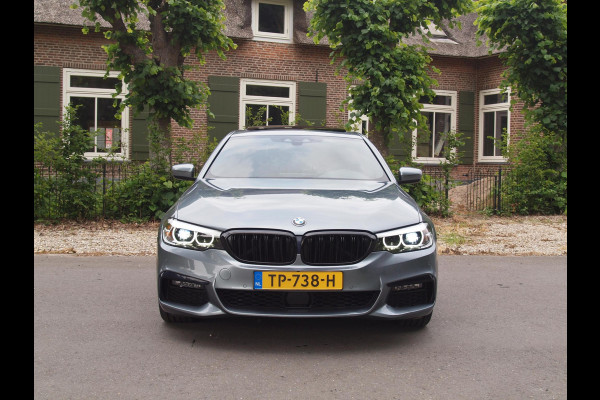 BMW 5 Serie 530e iPerformance Executive | M-Pakket | Schuifdak | Camera | Dealer Onderhouden | NL-Auto |