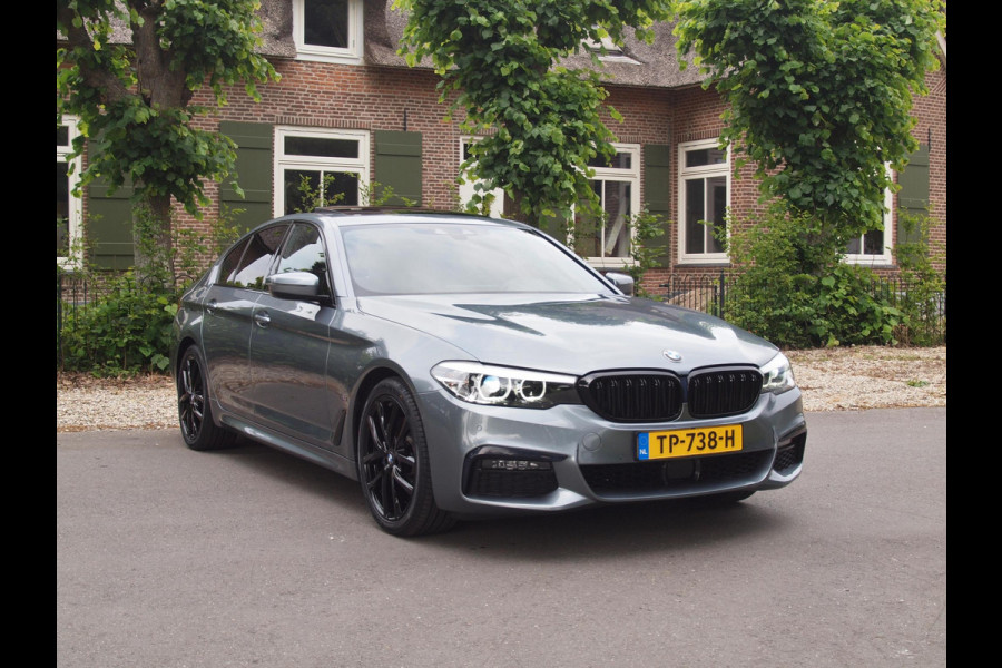 BMW 5 Serie 530e iPerformance Executive | M-Pakket | Schuifdak | Camera | Dealer Onderhouden | NL-Auto |