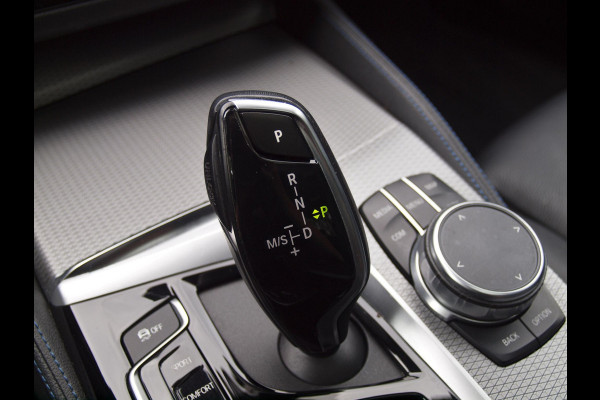 BMW 5 Serie 530e iPerformance Executive | M-Pakket | Schuifdak | Camera | Dealer Onderhouden | NL-Auto |