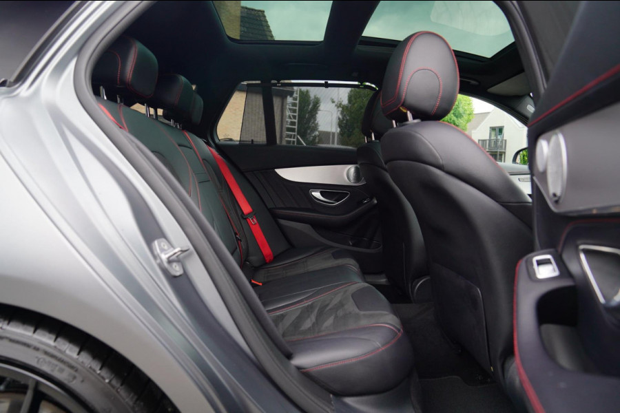 Mercedes-Benz C-Klasse Estate AMG 43 4MATIC | Burmester | Panorama | Designo Matte Grey | Luxe Leder / Alcantara | Camera | NIEUW