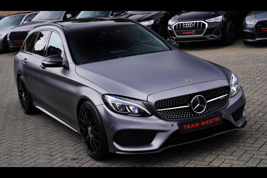 Mercedes-Benz C-Klasse Estate AMG 43 4MATIC | Burmester | Panorama | Designo Matte Grey | Luxe Leder / Alcantara | Camera | NIEUW