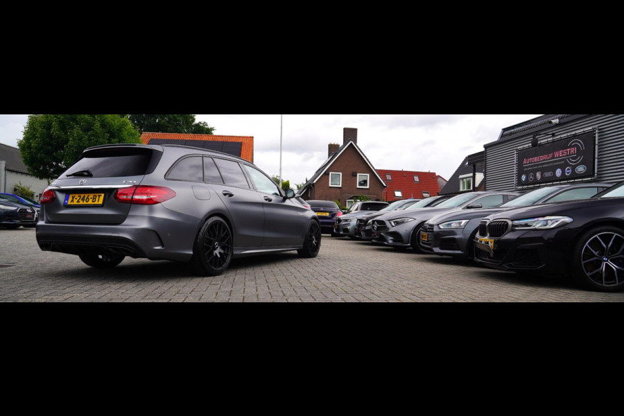Mercedes-Benz C-Klasse Estate AMG 43 4MATIC | Burmester | Panorama | Designo Matte Grey | Luxe Leder / Alcantara | Camera | NIEUW