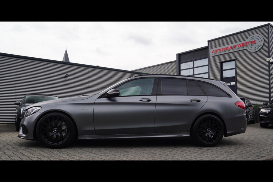 Mercedes-Benz C-Klasse Estate AMG 43 4MATIC | Burmester | Panorama | Designo Matte Grey | Luxe Leder / Alcantara | Camera | NIEUW
