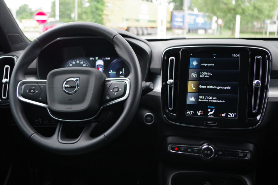 Volvo XC40 1.5 T4 Recharge Inscription Expression 211 PK PHEV, Trekhaak, Harman/Kardon Sound, 360 Camera, Memory