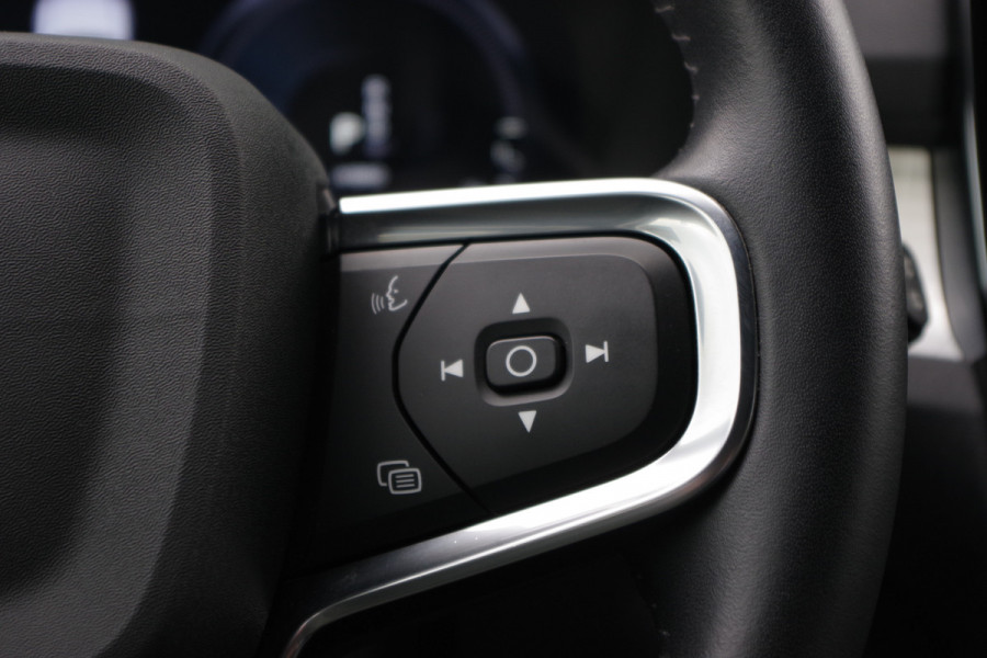 Volvo XC40 1.5 T4 Recharge Inscription Expression 211 PK PHEV, Trekhaak, Harman/Kardon Sound, 360 Camera, Memory