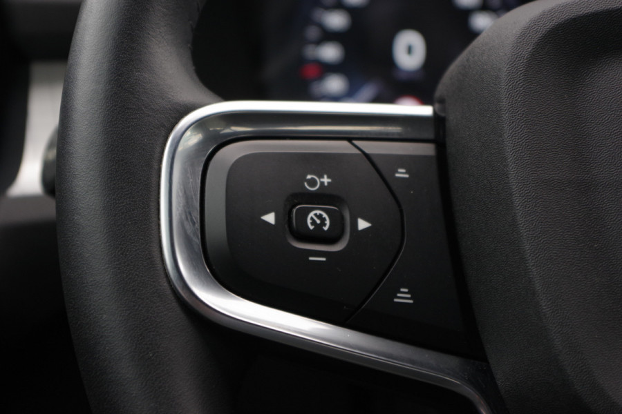 Volvo XC40 1.5 T4 Recharge Inscription Expression 211 PK PHEV, Trekhaak, Harman/Kardon Sound, 360 Camera, Memory
