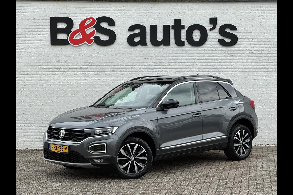 Volkswagen T-Roc 1.5 TSI Sport Led Adaptive cruise Navigatie Pdc voor+achter Clima Stoelverwarming DAB Volkswagen T-Roc 1.5 TSI Sport Led Adaptive cruise Navigatie Pdc voor+achter Clima Stoelverwarming DAB