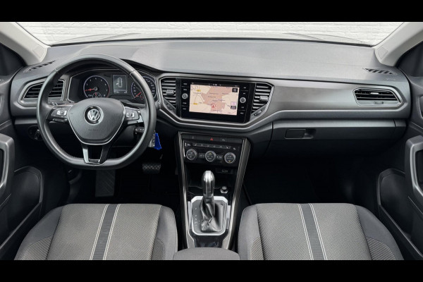 Volkswagen T-Roc 1.5 TSI Sport Led Adaptive cruise Navigatie Pdc voor+achter Clima Stoelverwarming DAB