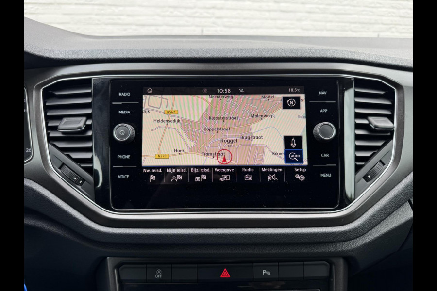 Volkswagen T-Roc 1.5 TSI Sport Led Adaptive cruise Navigatie Pdc voor+achter Clima Stoelverwarming DAB