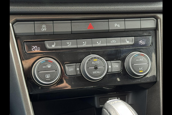 Volkswagen T-Roc 1.5 TSI Sport Led Adaptive cruise Navigatie Pdc voor+achter Clima Stoelverwarming DAB