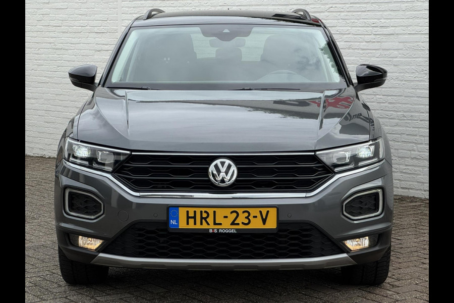 Volkswagen T-Roc 1.5 TSI Sport Led Adaptive cruise Navigatie Pdc voor+achter Clima Stoelverwarming DAB