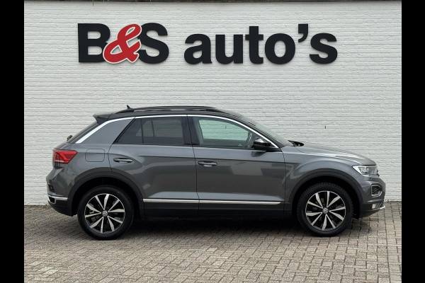 Volkswagen T-Roc 1.5 TSI Sport Led Adaptive cruise Navigatie Pdc voor+achter Clima Stoelverwarming DAB
