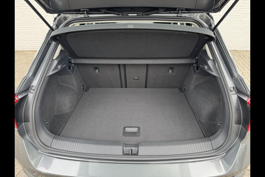 Volkswagen T-Roc 1.5 TSI Sport Led Adaptive cruise Navigatie Pdc voor+achter Clima Stoelverwarming DAB