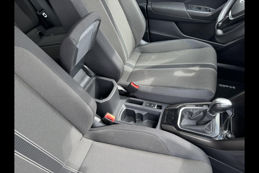 Volkswagen T-Roc 1.5 TSI Sport Led Adaptive cruise Navigatie Pdc voor+achter Clima Stoelverwarming DAB