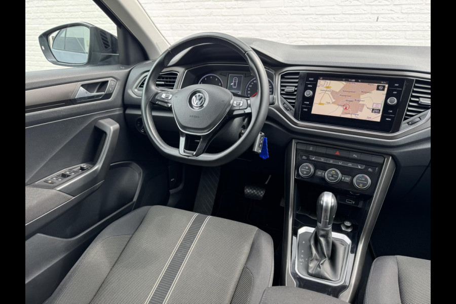 Volkswagen T-Roc 1.5 TSI Sport Led Adaptive cruise Navigatie Pdc voor+achter Clima Stoelverwarming DAB