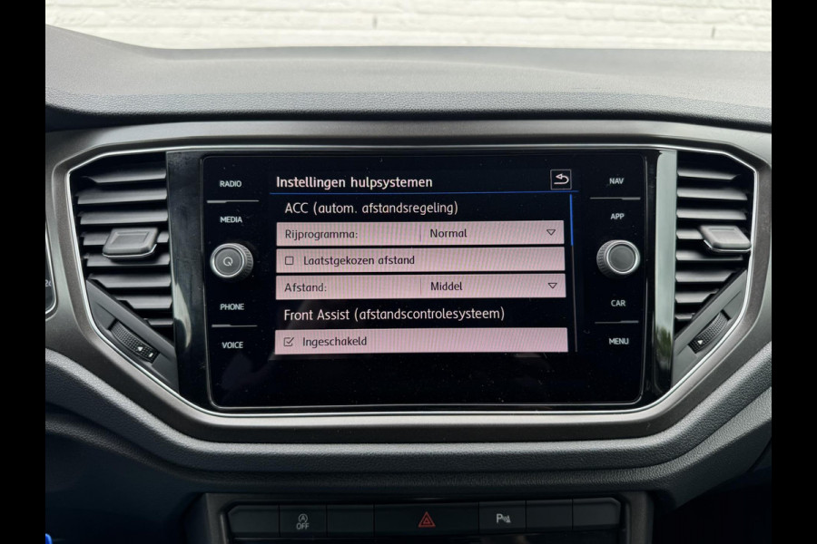 Volkswagen T-Roc 1.5 TSI Sport Led Adaptive cruise Navigatie Pdc voor+achter Clima Stoelverwarming DAB