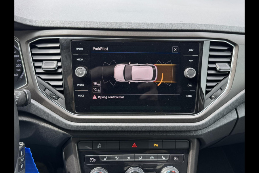 Volkswagen T-Roc 1.5 TSI Sport Led Adaptive cruise Navigatie Pdc voor+achter Clima Stoelverwarming DAB