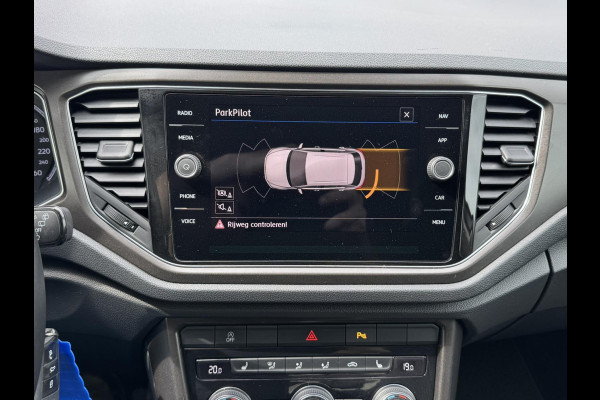 Volkswagen T-Roc 1.5 TSI Sport Led Adaptive cruise Navigatie Pdc voor+achter Clima Stoelverwarming DAB