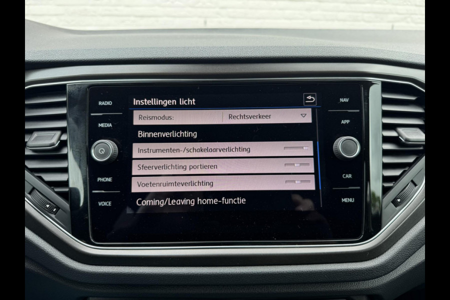 Volkswagen T-Roc 1.5 TSI Sport Led Adaptive cruise Navigatie Pdc voor+achter Clima Stoelverwarming DAB