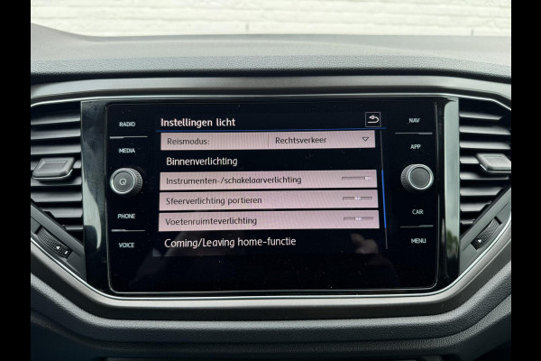 Volkswagen T-Roc 1.5 TSI Sport Led Adaptive cruise Navigatie Pdc voor+achter Clima Stoelverwarming DAB