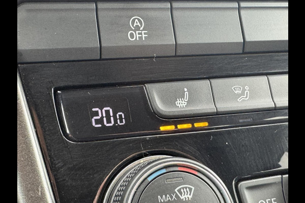 Volkswagen T-Roc 1.5 TSI Sport Led Adaptive cruise Navigatie Pdc voor+achter Clima Stoelverwarming DAB