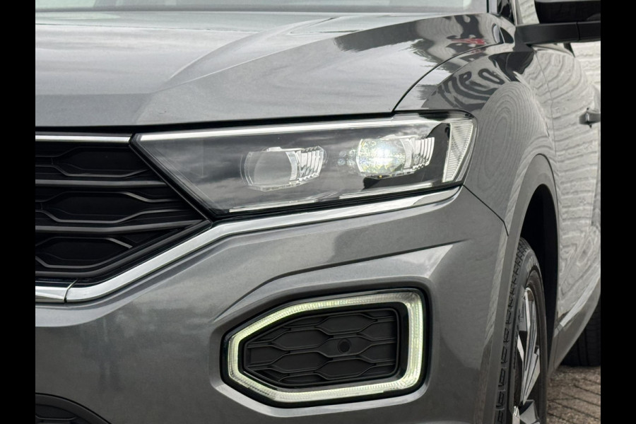 Volkswagen T-Roc 1.5 TSI Sport Led Adaptive cruise Navigatie Pdc voor+achter Clima Stoelverwarming DAB