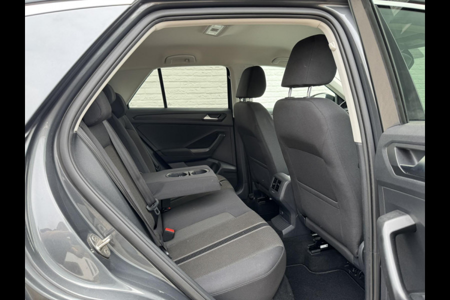 Volkswagen T-Roc 1.5 TSI Sport Led Adaptive cruise Navigatie Pdc voor+achter Clima Stoelverwarming DAB