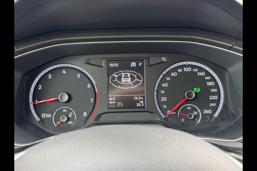 Volkswagen T-Roc 1.5 TSI Sport Led Adaptive cruise Navigatie Pdc voor+achter Clima Stoelverwarming DAB