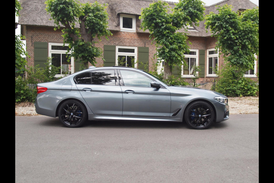 BMW 5 Serie 530e iPerformance Executive | M-Pakket | Schuifdak | Camera | Dealer Onderhouden | NL-Auto |