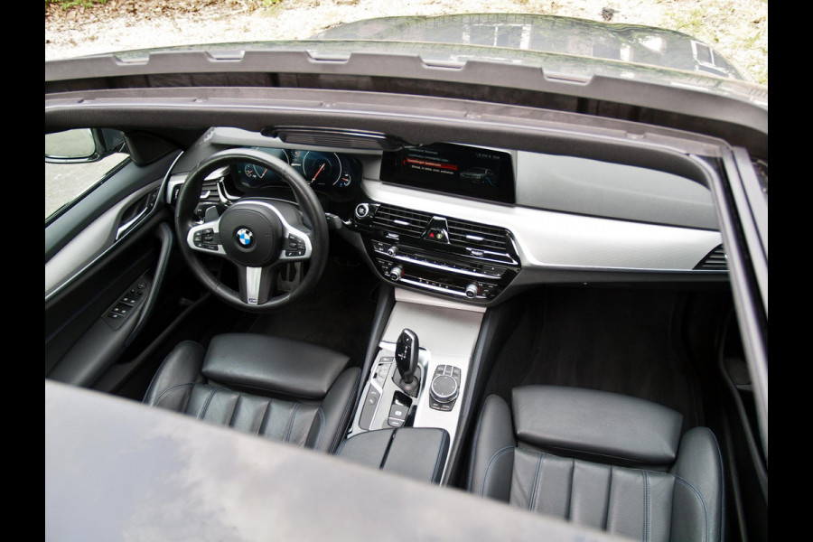 BMW 5 Serie 530e iPerformance Executive | M-Pakket | Schuifdak | Camera | Dealer Onderhouden | NL-Auto |