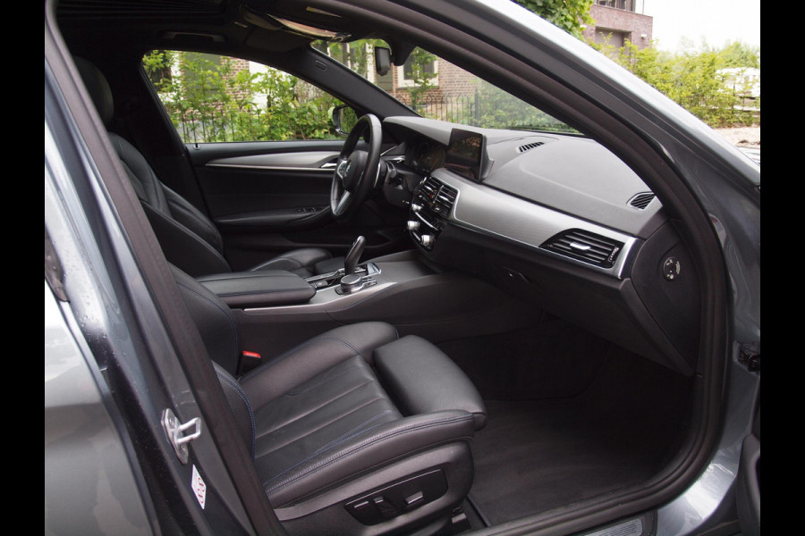 BMW 5 Serie 530e iPerformance Executive | M-Pakket | Schuifdak | Camera | Dealer Onderhouden | NL-Auto |