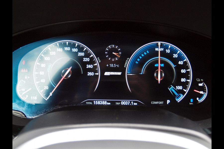 BMW 5 Serie 530e iPerformance Executive | M-Pakket | Schuifdak | Camera | Dealer Onderhouden | NL-Auto |