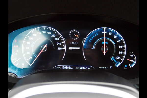 BMW 5 Serie 530e iPerformance Executive | M-Pakket | Schuifdak | Camera | Dealer Onderhouden | NL-Auto |