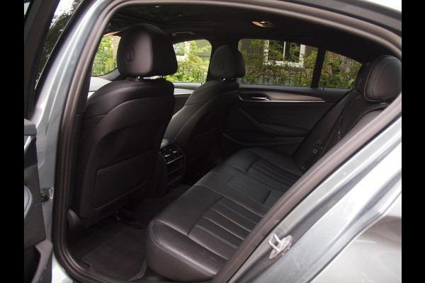 BMW 5 Serie 530e iPerformance Executive | M-Pakket | Schuifdak | Camera | Dealer Onderhouden | NL-Auto |