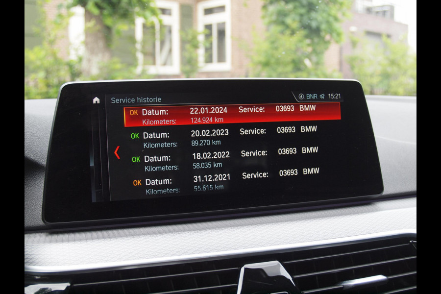 BMW 5 Serie 530e iPerformance Executive | M-Pakket | Schuifdak | Camera | Dealer Onderhouden | NL-Auto |