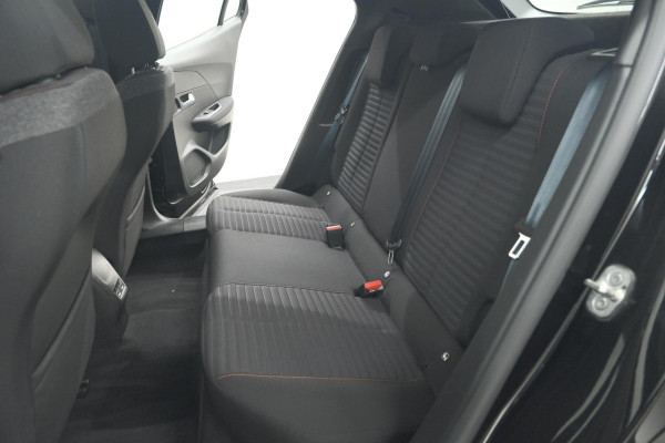 Peugeot e-2008 EV Active Pack 50 kWh | Camera | Navigatie | Parkeersensoren | Climate Control