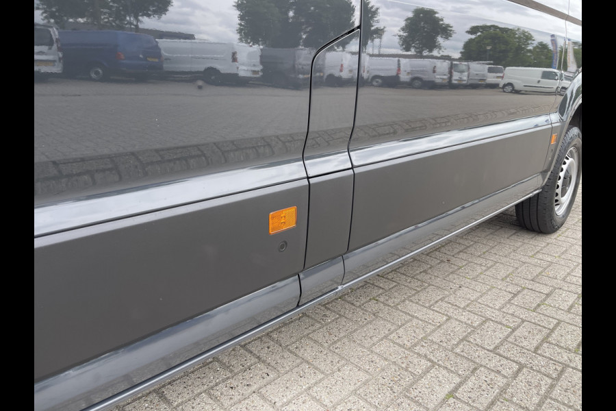 Volkswagen Crafter 35 2.0 TDI 140pk L3H2 Comfortline / vaste prijs rijklaar € 21.950 ex btw / lease vanaf € / airco / cruise / navi / achteruit rijcamera / euro 6 / bpm vrij !