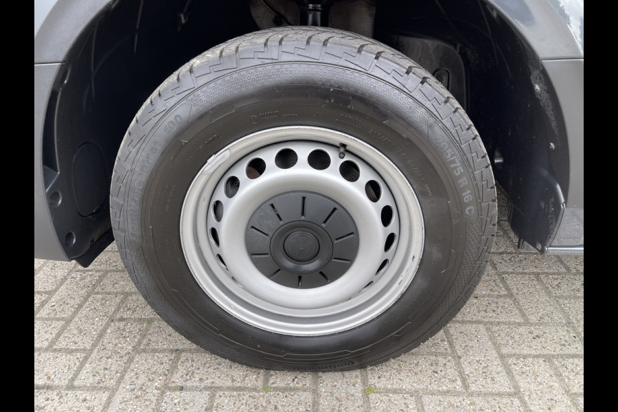 Volkswagen Crafter 35 2.0 TDI 140pk L3H2 Comfortline / vaste prijs rijklaar € 21.950 ex btw / lease vanaf € / airco / cruise / navi / achteruit rijcamera / euro 6 / bpm vrij !