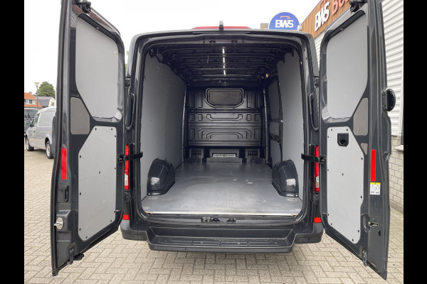 Volkswagen Crafter 35 2.0 TDI 140pk L3H2 Comfortline / vaste prijs rijklaar € 21.950 ex btw / lease vanaf € / airco / cruise / navi / achteruit rijcamera / euro 6 / bpm vrij !
