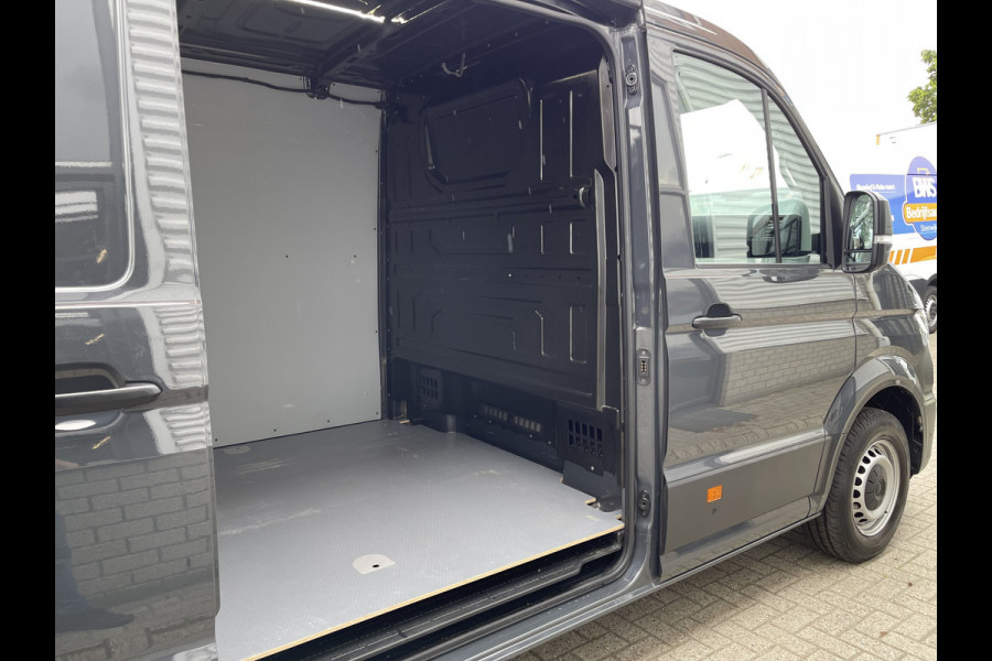 Volkswagen Crafter 35 2.0 TDI 140pk L3H2 Comfortline / vaste prijs rijklaar € 21.950 ex btw / lease vanaf € / airco / cruise / navi / achteruit rijcamera / euro 6 / bpm vrij !